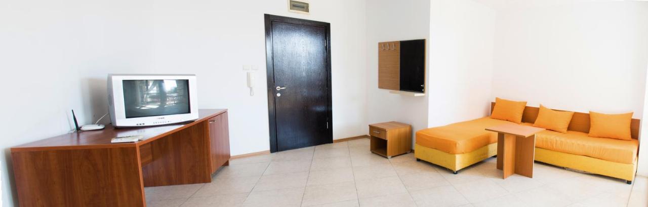 Vm Apartments Robinson Beach Ahyolu Dış mekan fotoğraf